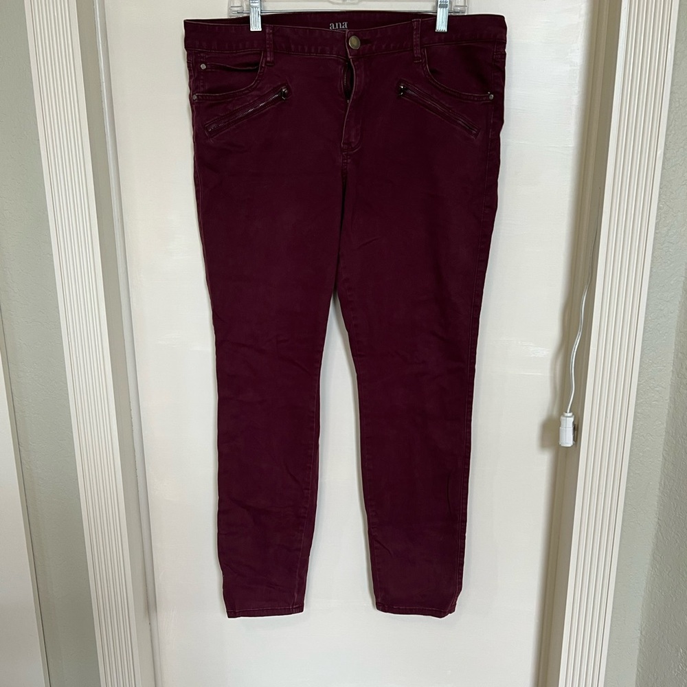 Burgundy skinny pant